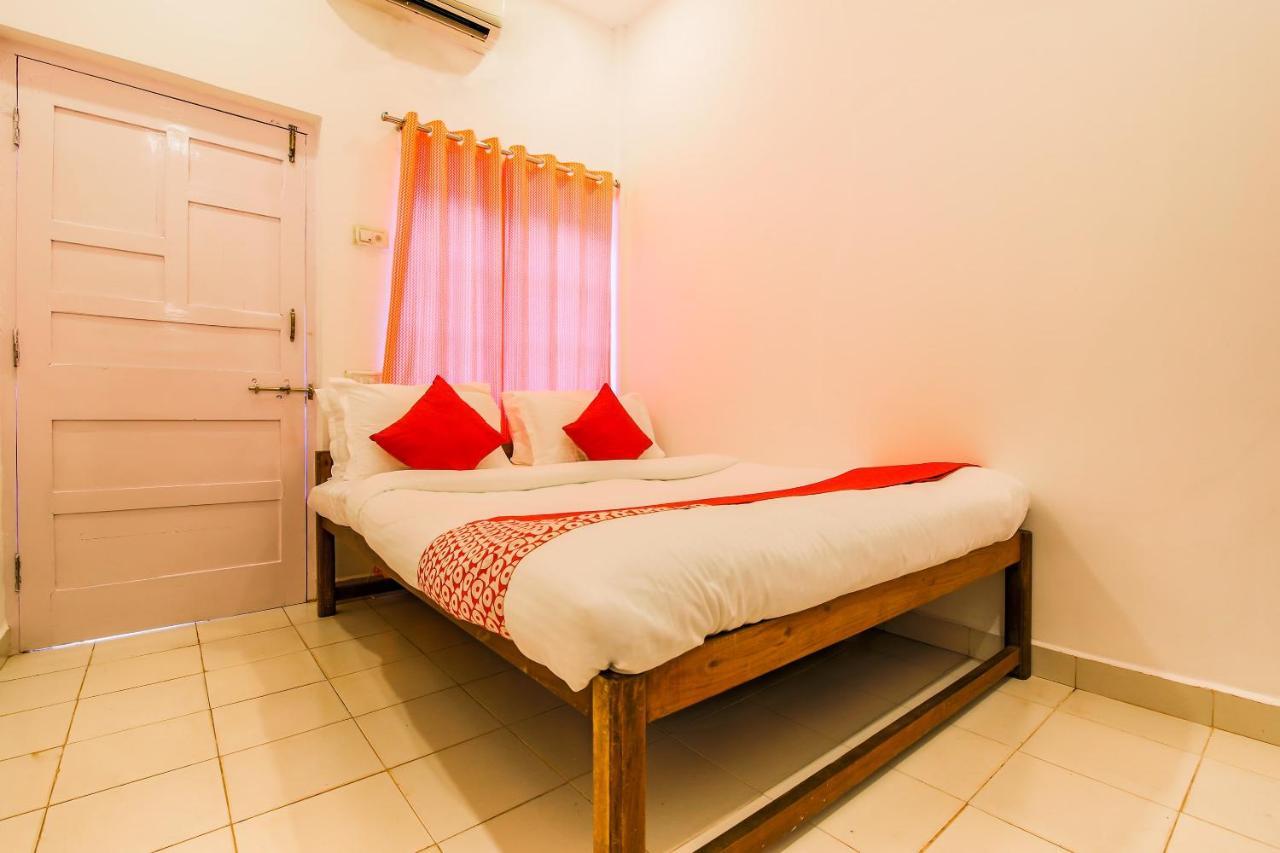 Oyo 22056 Arambol Plaza Beach Resort Екстер'єр фото